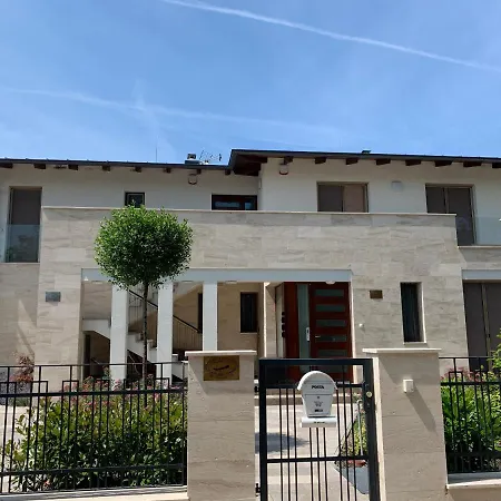 アパート - Golden Bridge