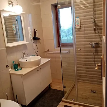 アパート - Golden Bridge