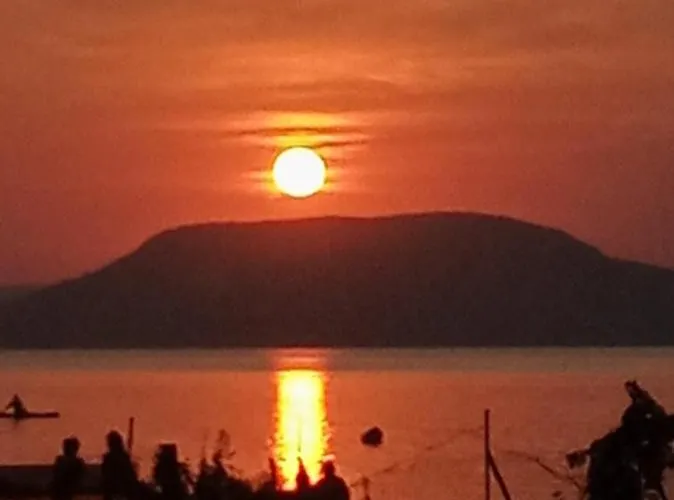 - Golden Bridge 公寓